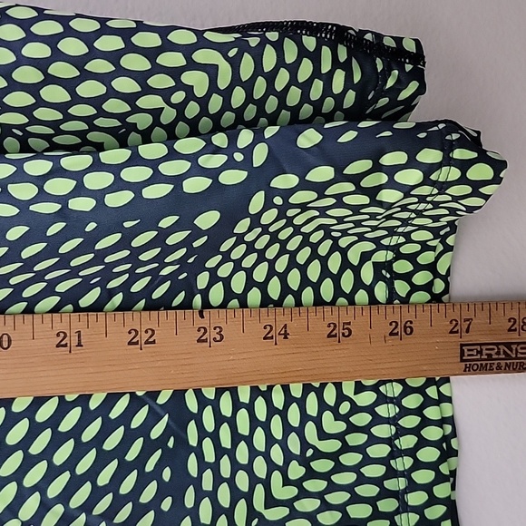 Nike Pro Green & Black Geometric Print Long Sleeve Fitted Top M - Picture 13 of 15